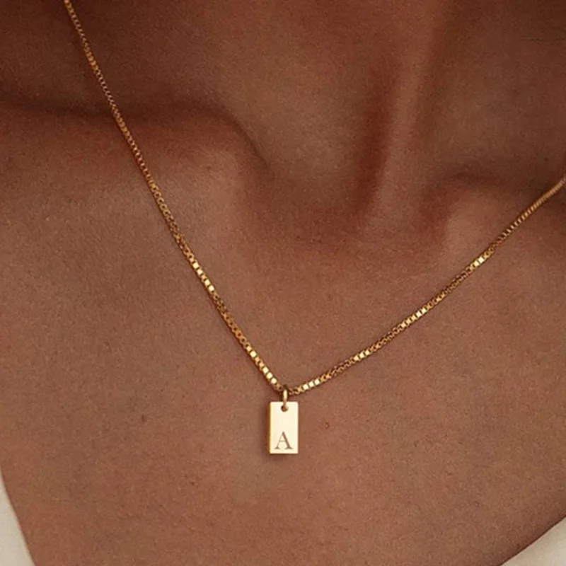 

Fashion Gold Color A-Z Initial Letter Necklaces for Women 26 Alphabet Square Pendant Clavicle Chain Necklace Collar Jewelry Gift