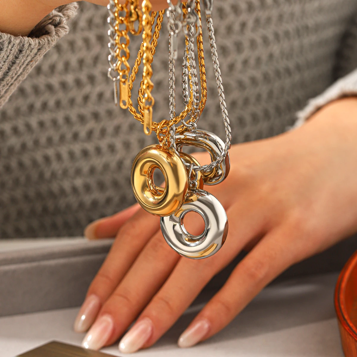 Vergoldete Edelstahl-Anhängerkette mit Doppelkreis-Kette, Minimalistischer Mehrlagiger Wasserfester Schmuck, Tägliches Geschenk für Frauen