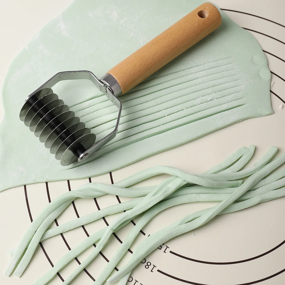 Stainless Steel Lattice Dough Cutter Dough Cookie Pie Pizza Bread Pastry Roller Cutter with Wood Handle for Pasta Tool DIY Bake