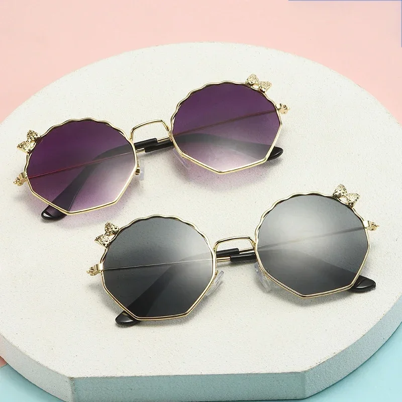 

New Children Sunglasses for Boys and Girls UV Resistant Sunglasses for Babies Cute Bow Shaped Little Girl Shell Shaped Glasses