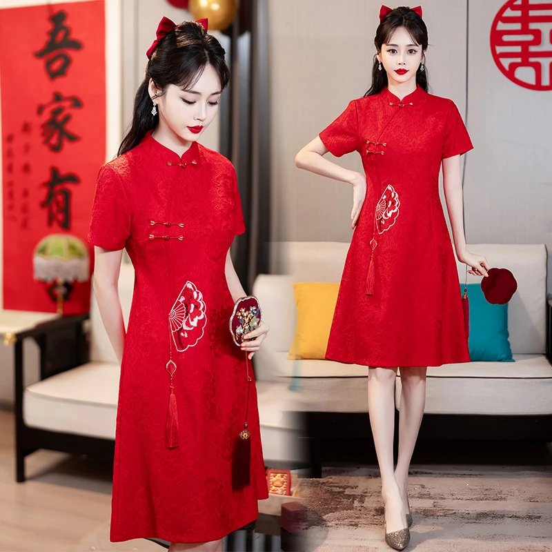 

2024 Modern Improved Evening Cheongsam Traditional Chinese Style Red Embroidered Qipao Dinner Dress New Year CNY