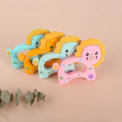 Anneau de dentition en Silicone, dessin animé Lion grade alimentaire bébé, pendentif sucette chaîne collier bricolage accessoires pour nourrissons, jouets cadeaux 1 pièce 