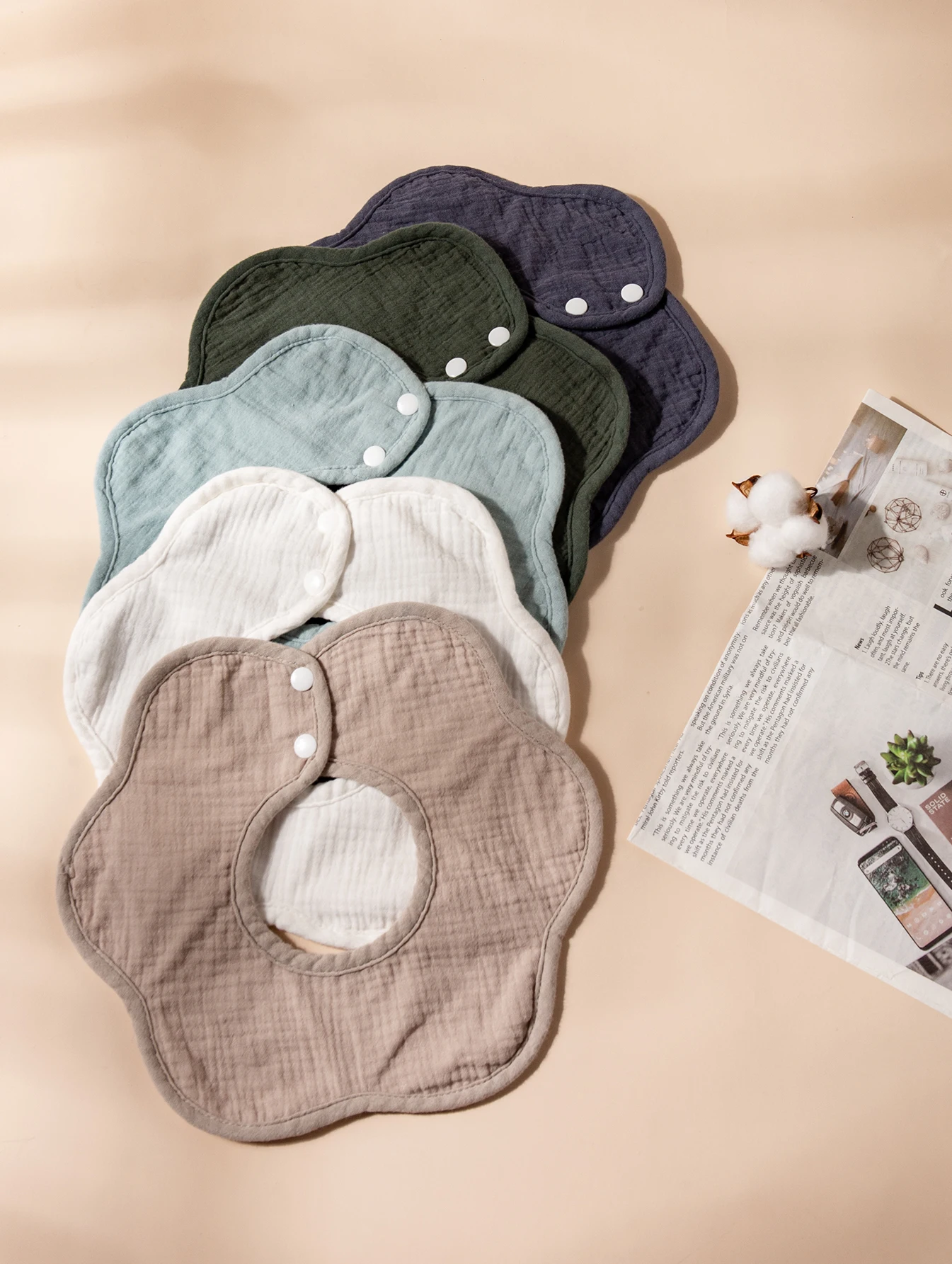 

Cotton soft Baby Solid Color Bib Newborn Burp Cloths bib 360 degree petal Gauze Scarf for Kids Boy Girls Feeding Saliva towel