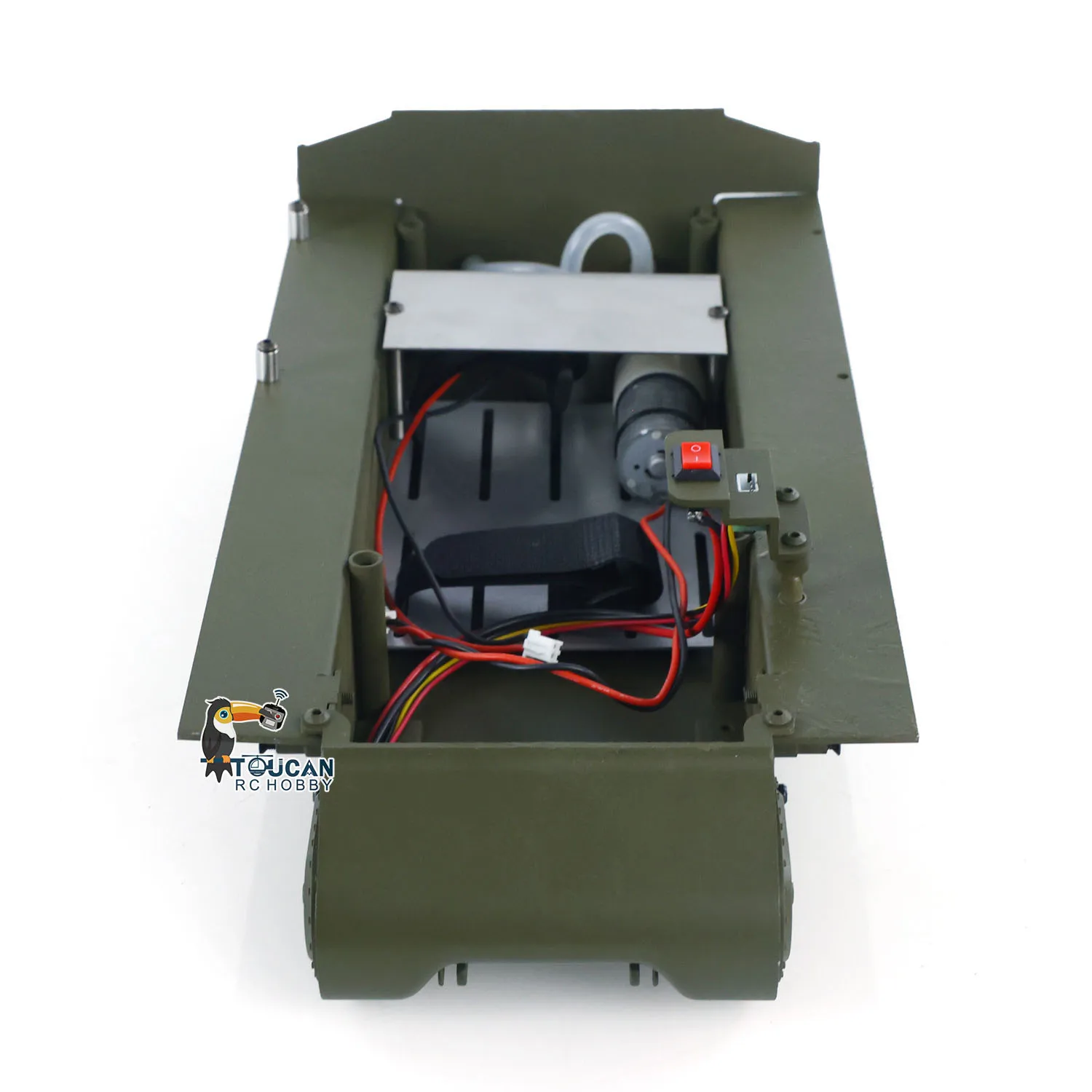 Détail du châssis métallique avec unité de fumée pour char RC Henglong 1/16 M4A3 Sherman, connecteurs et suspensions visibles.