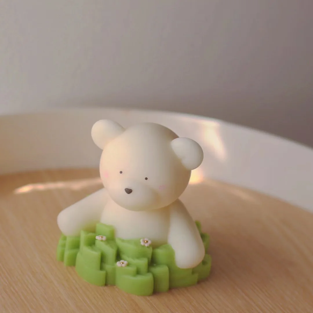 Ins Silicone Soap Mold 3D Garland Bear Candle Gypsum Decoration Mold DIY Handmade Silicone Holiday Gift Making