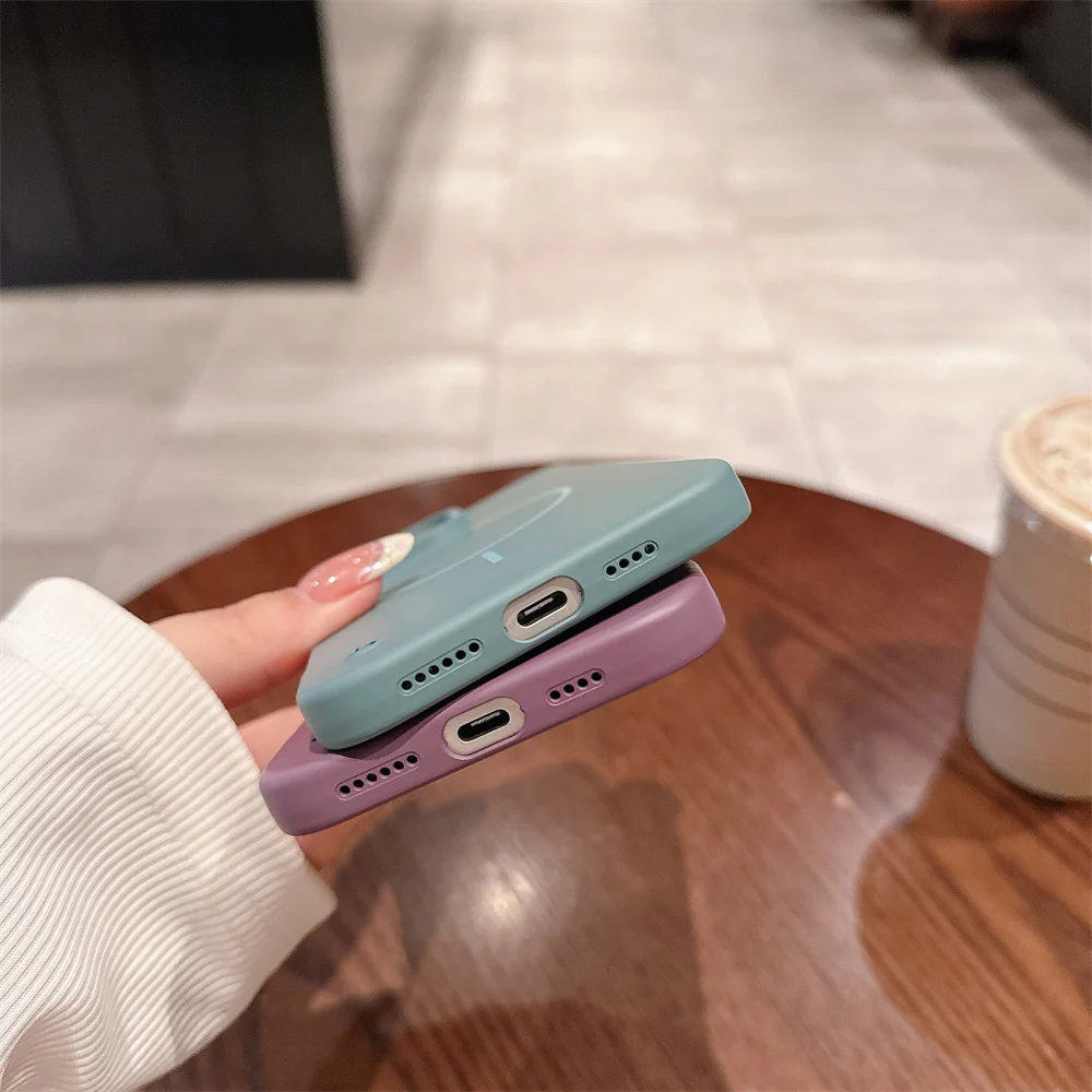 Frameless Matte Slim Phone Case with Magsafe Compatibility and Wireless Charging Support