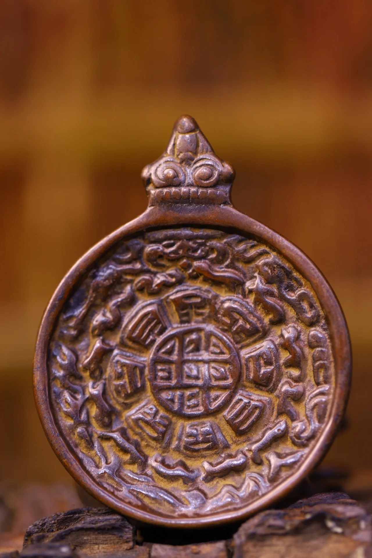 

3"Tibetan Temple Collection Old Bronze Cinnabar Garuda Dhwaja Nine Palaces Eight Trigrams Buddha Card Pendant Amulet Dharam