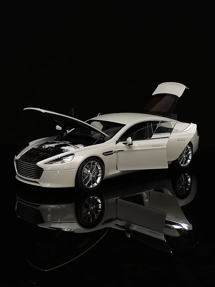 Autoart 1/18 Car Model Aston Martin Rapid S 2015 Edition