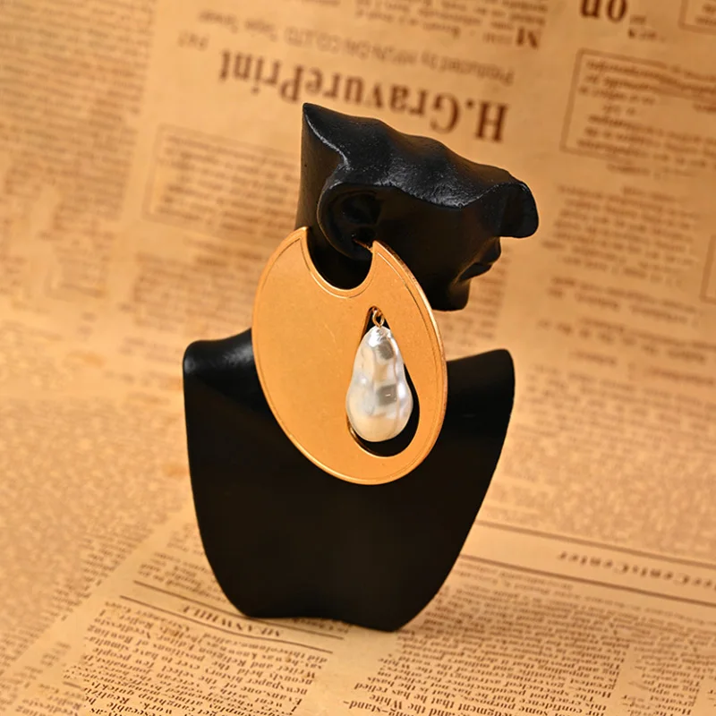 Donia Jewelry Fashion New Geometric Titanium Steel Micro-Inlaid AAA Zircon Silver Needle Irregular Luxury Palace Pearl Earrings.