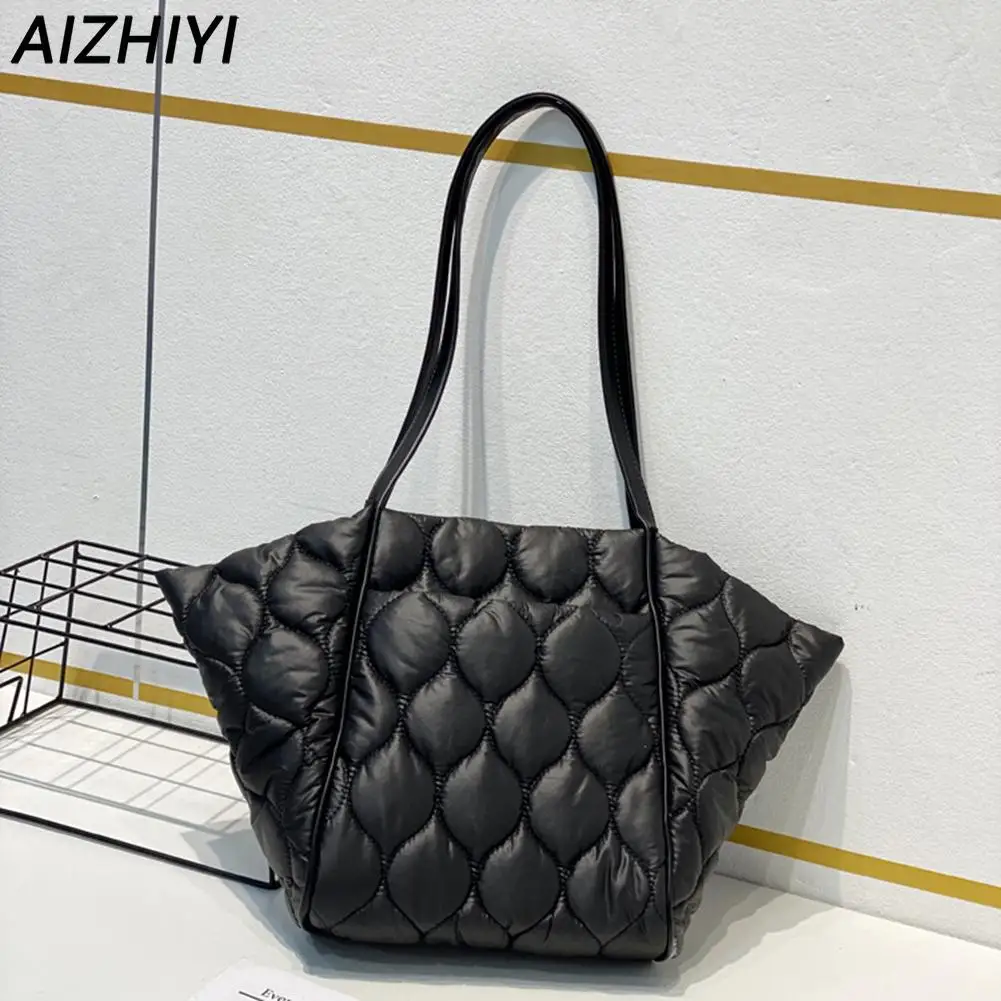  Medium Puffer Tote Bags for Women,Trendy Luxury Quilted Cotton  Padded Handbags for Women, Winter Soft Puffy Bags (Black) : Clothing, Shoes  & Jewelry