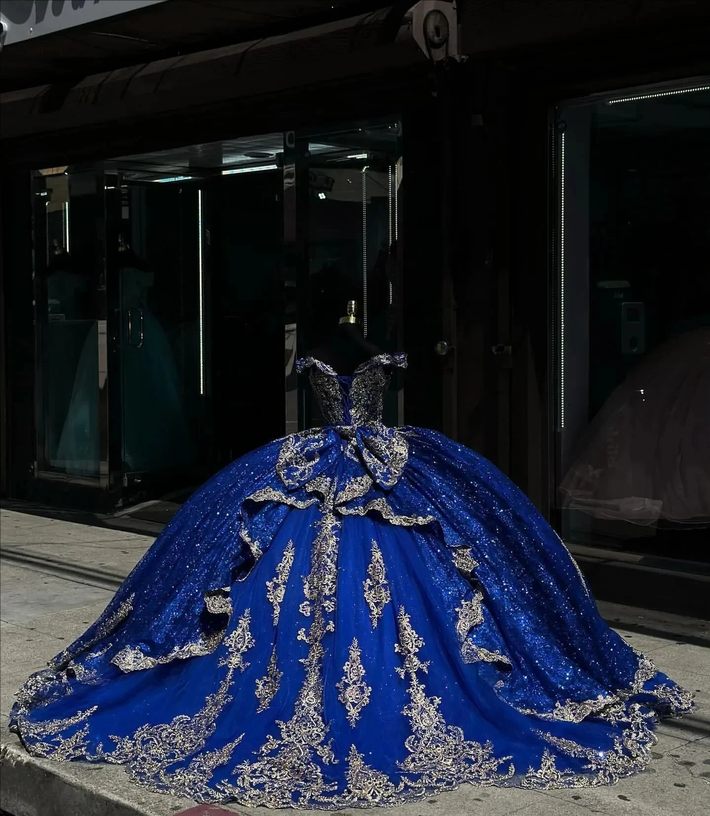 ANGELSBRIDEP Royal Blue Princess Dresses Prom Ball Gown Appliqued Vestido De Quinceanera Gold 15 Masquerade Dress Customized