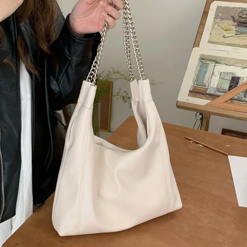 Large Capacity Tote Bag Women's New Trendy Shoulder Bag Simple Versatile Commuter Bag School Fashion Trendy Chain Shoulder Bag