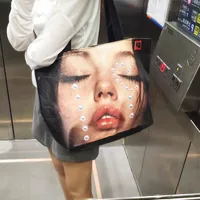 Nouveau sac fourre-tout créatif pour femmes tendance visage impression grande capacité sac à bandoulière étanche fille chaude sac à main grand sac à provisions 3