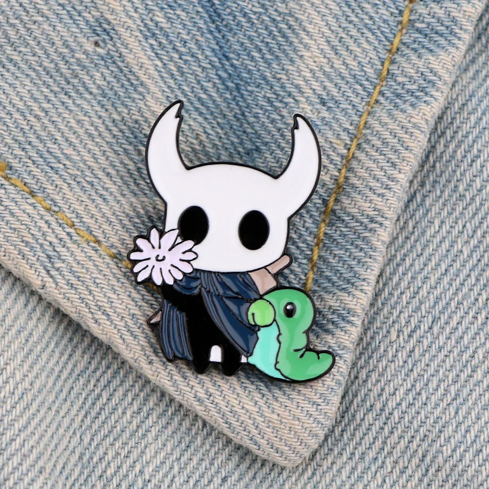 Hollow Knight Enamel Brooch - Packaging Detail