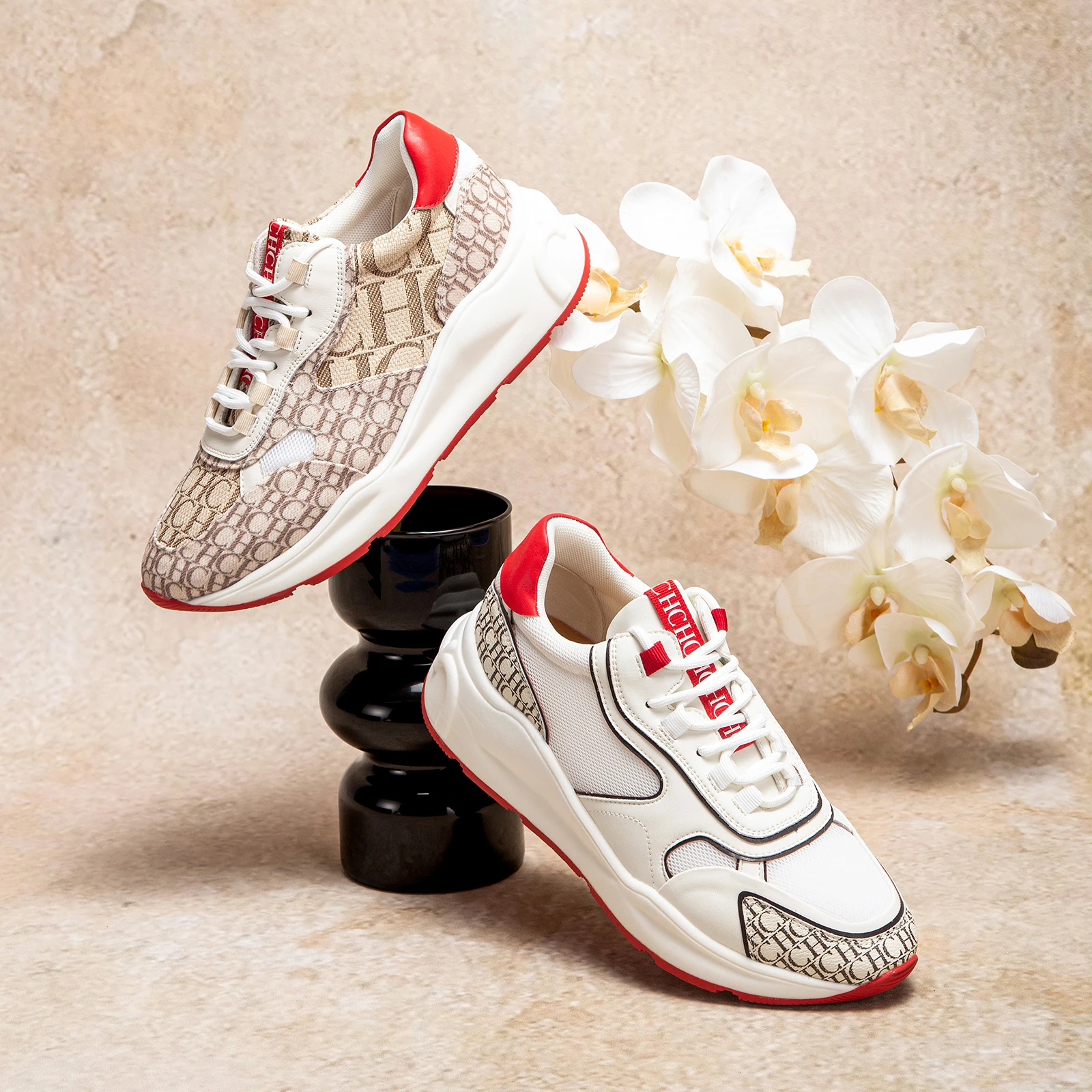 حذاء رياضي من CHC بتصميم أبيض وأحمر