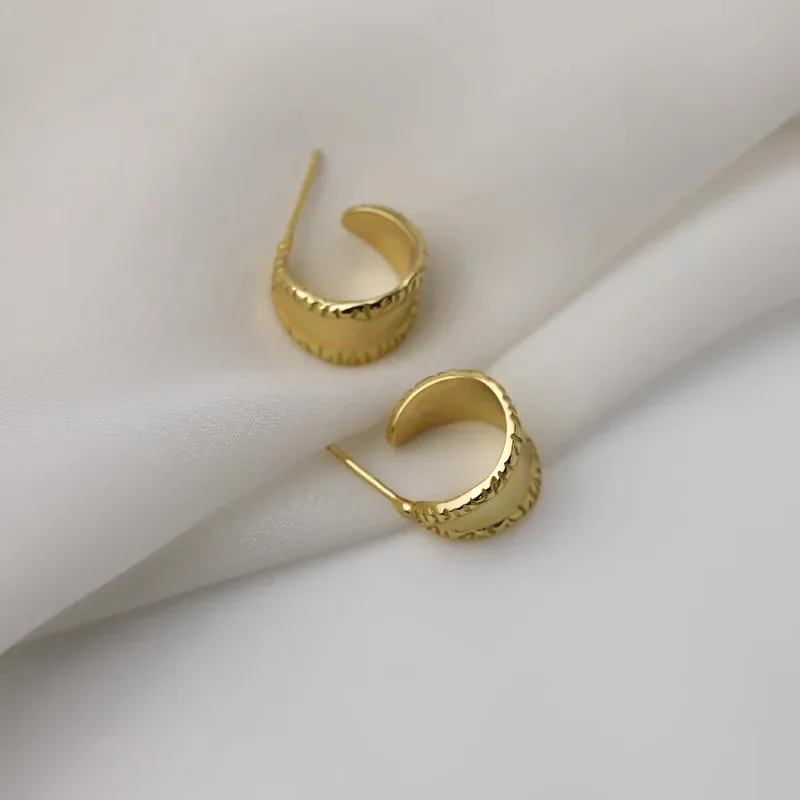 

Серьги-гвоздики женские из серебра 925 пробы с геометрическим дизайном
