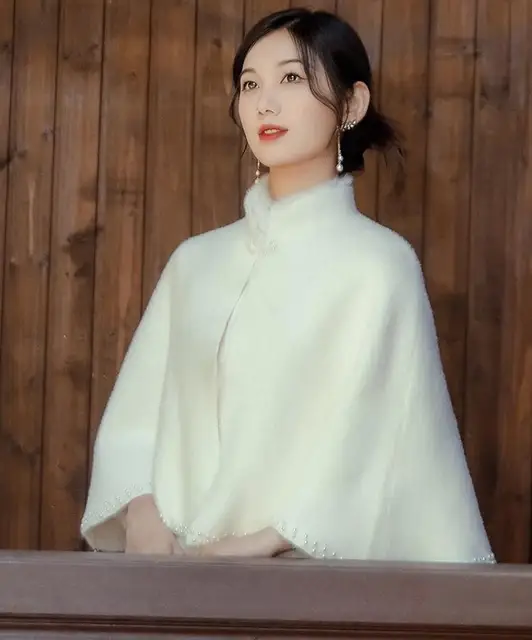 진주 가장자리 인조 모피 상품의 할인가격, 배송옵션 및 평점 정보