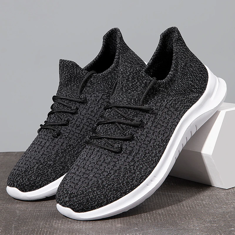 

2023 summer new ultralight running shoes fashion men's shoes men's sports shoes breathable casual light vulcanized shoes
