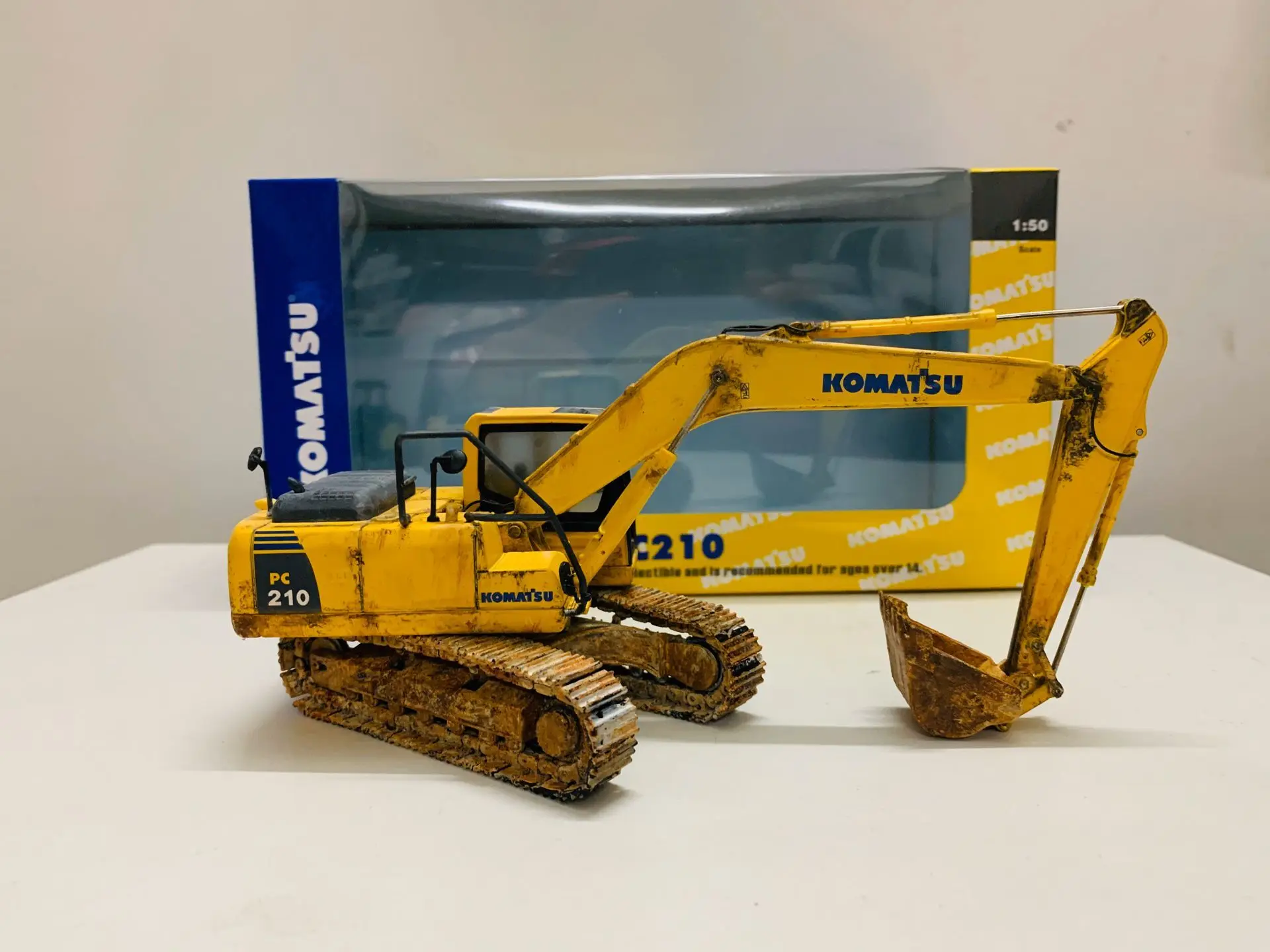 ミニカー 1/50 PC220-10 掘削機 バケット アタッチメント２個付き ミニカー 1/50 PC220-10 掘削機 バケット アタッチメント2個