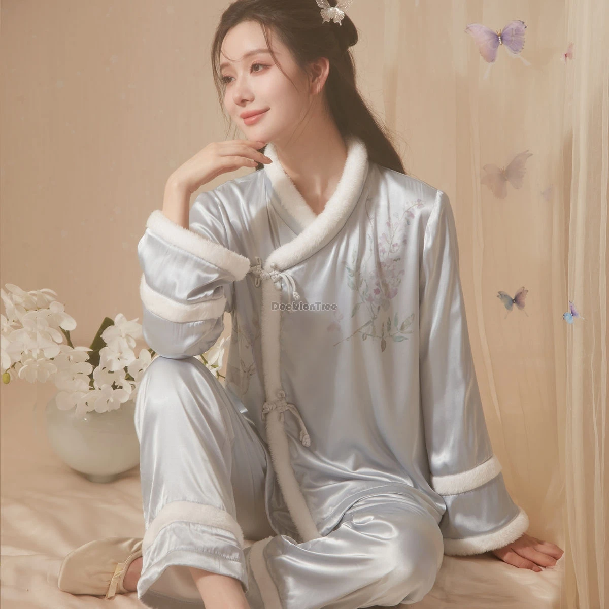 2024 New Coral Velvet Thured Sleepwear Donna Autunno E Inverno Cinese Stile Retrò Manica Lunga Hanfu Home Suit Pigiama Set W113