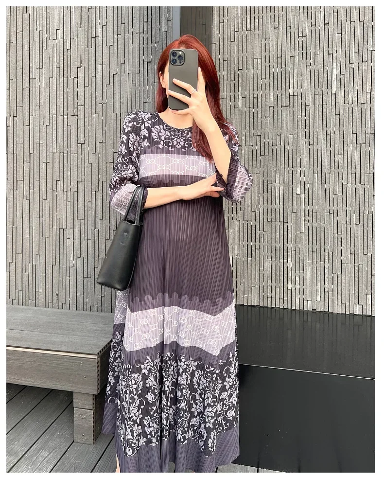 

Miyake Style Pleated French Niche Western-style Printed Women's Dress Round Neck Long Slim Dress 2024 Summer New Style Dresses