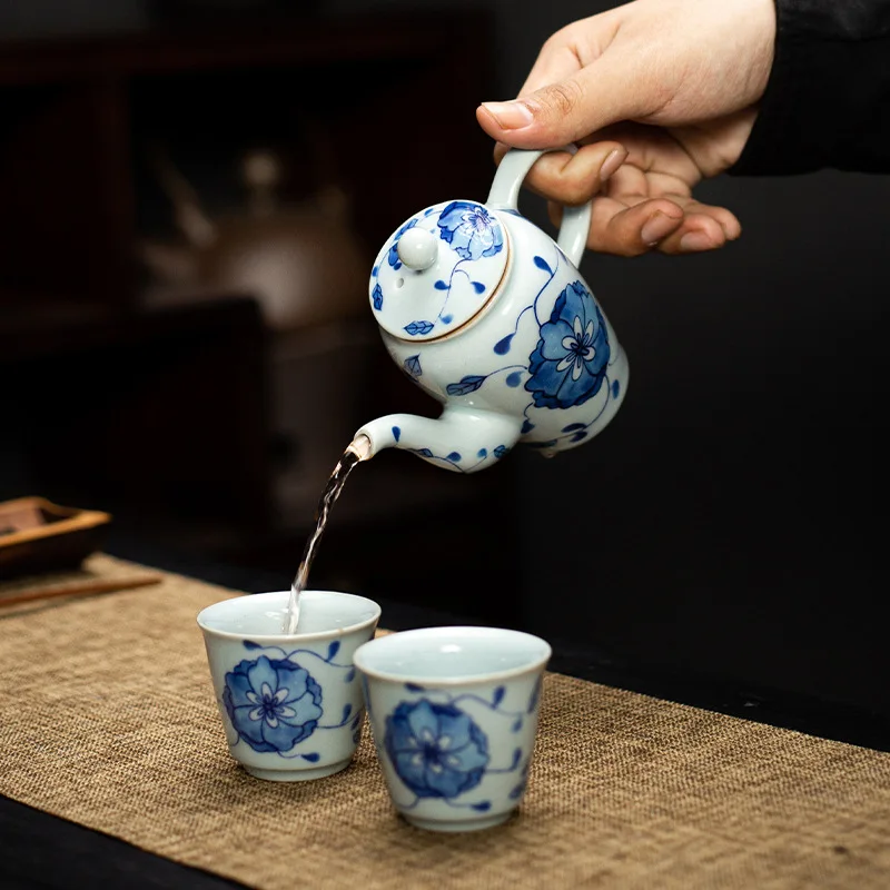 

Blue and White Interlock Branch Lotus Pot Kung Fu Tea Set Teapot Small Capacity Single Teapot Hand Ewer Tea Kettle Tea Infuser