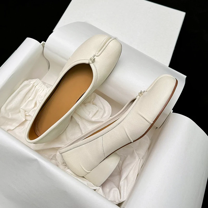 Womens Genuine leather Roundtoe midheel shoes With pleats Tibi Splittoe shoes Sheepskin ballet flats 3cm heel height 4