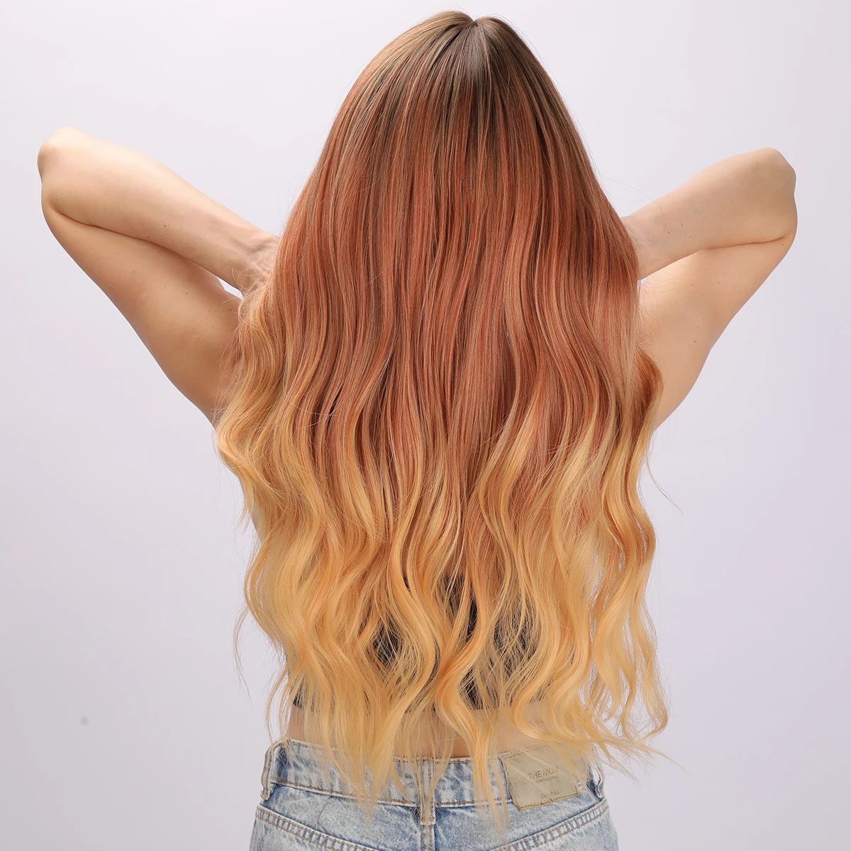 Parrucche sintetiche per capelli lunghi e ondulati arancioni con riga centrale per donne Parrucca naturale per cosplay di Halloween con onda gialla arancione e resistente al calore_voghion.com