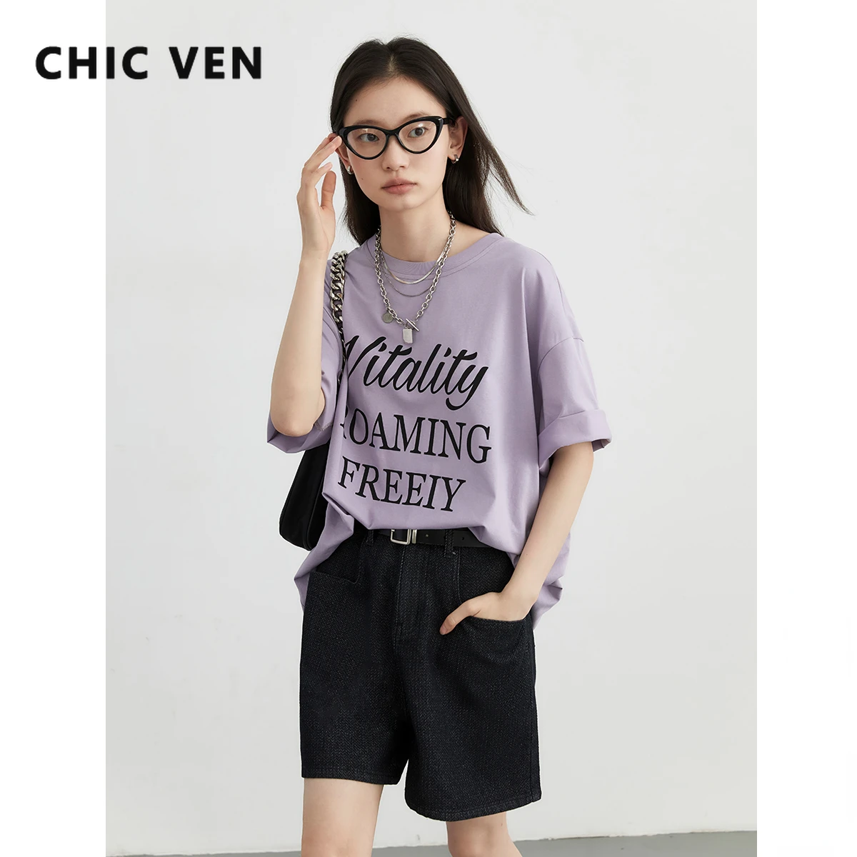 

CHIC VEN Women T-Shirts New Loose Round Neck Contrast Letter Printed Short Sleeved Tees Female Top Summer 2024