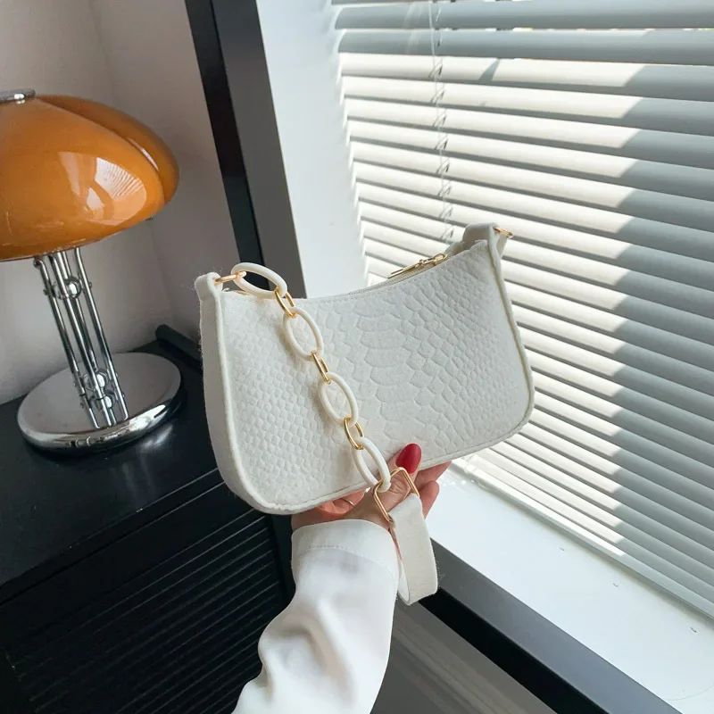 Autumn New Fashion Trend Simple Shoulder Bag Casual Crossbody Bag Retro Underarm Design Advanced Texture Armpit Handbags