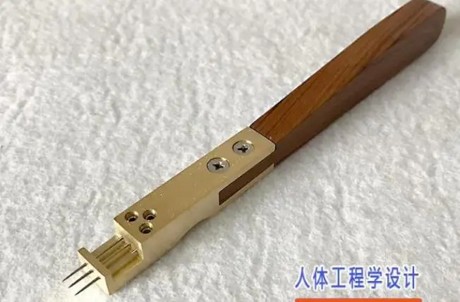 

Piano tuning needle arrangement