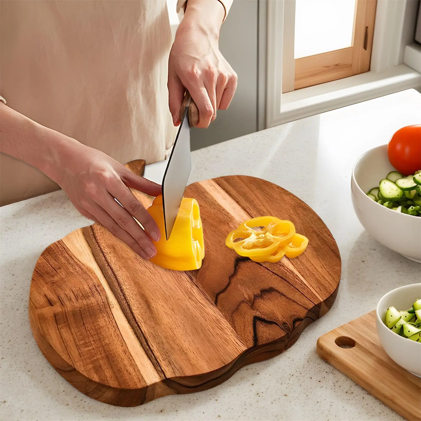Kitchen Cutting Board Halloween Wooden Serving Platter Pumpkin Shaped Kitchen Wood Cutting Board With Handle for Chopping Meat