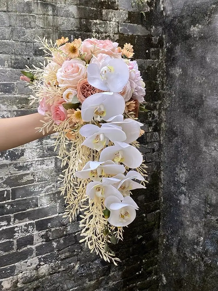 New wedding bride holding flower PU calla lily water drop waterfall photo holding bouquet bridesmaid flower