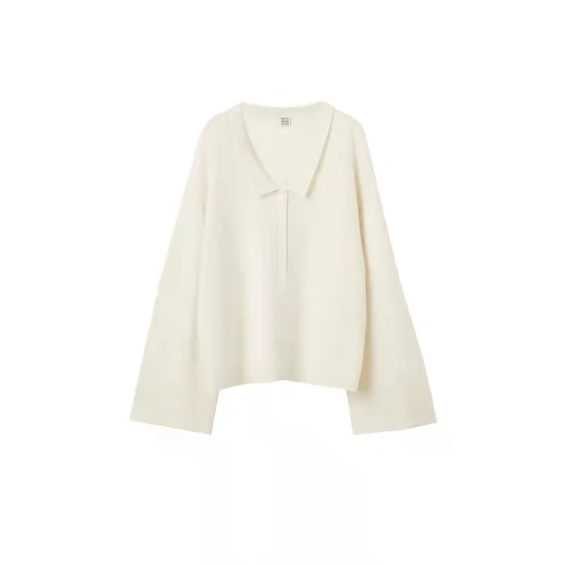 Рисунок 6 - Вязаный свитер TOTEM*E  можно носить на улице