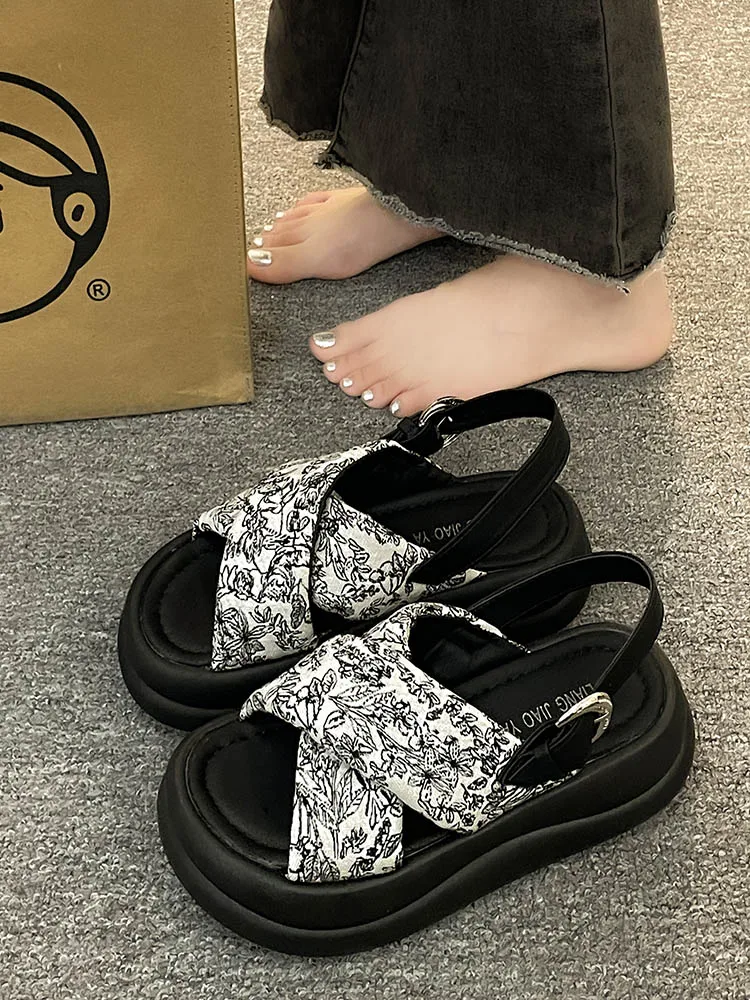 

Clogs With Heel Comfort Shoes for Women 2024 Summer Beach Sandals All-Match Suit Female Beige Muffins shoe Thick New Fashion Low