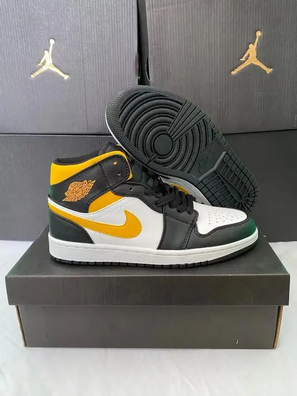 Original Unisex Nike Air Jordan 1 Original Men's Basketball Shoes White High-top Comfortable Sports Outdoor Sneakers 555088-140