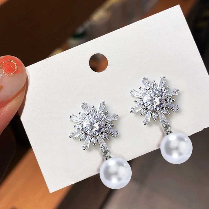 

Simple Temperament Pearl Stud Earrings Fashion Flower Copper Zirconia Earrings Stud Female Lady Cubic Zirconia Wedding Jewelry