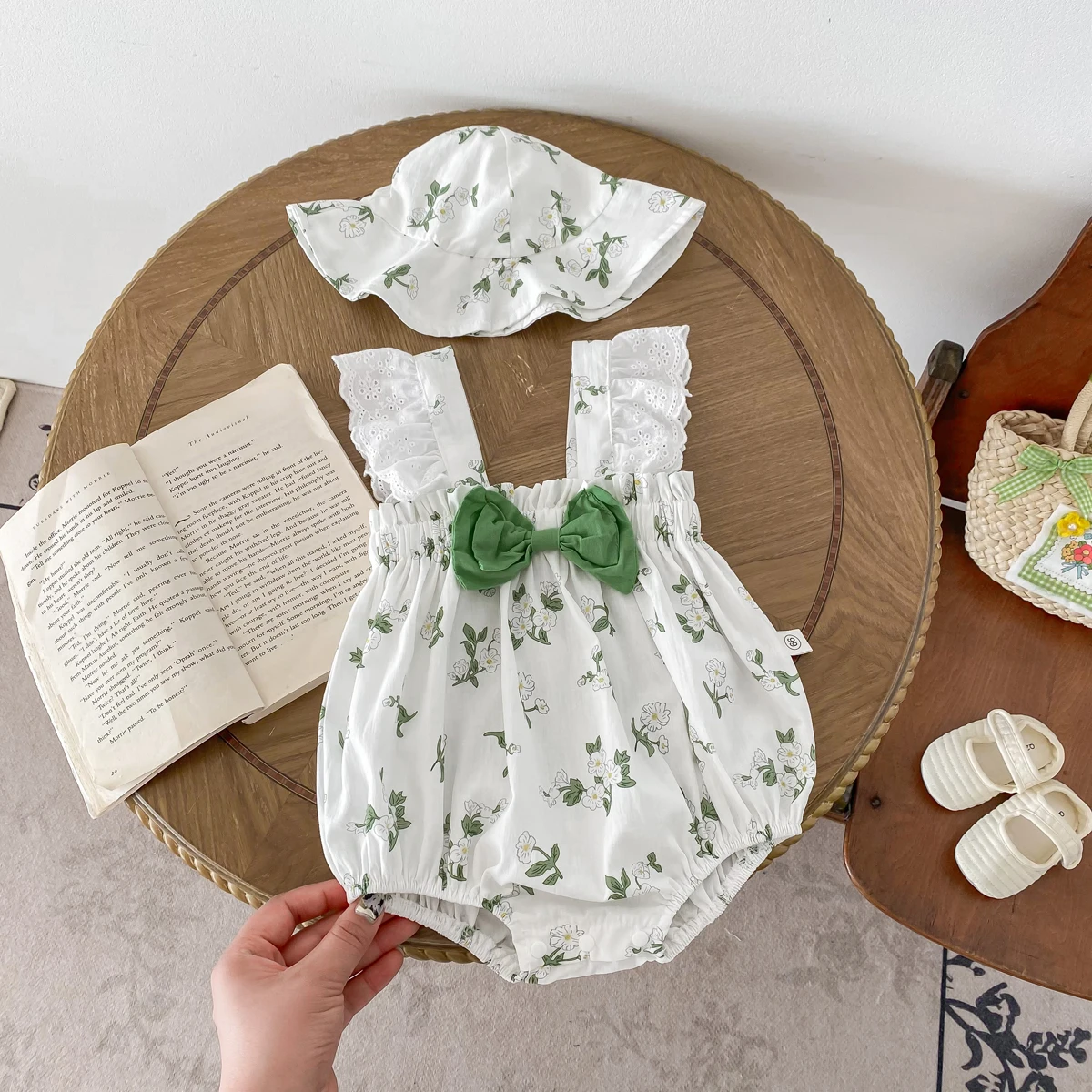 Summer Baby Bodysuit Girls Lace Short Sleeves Floral Prints Romper with Hat 0-2yrs