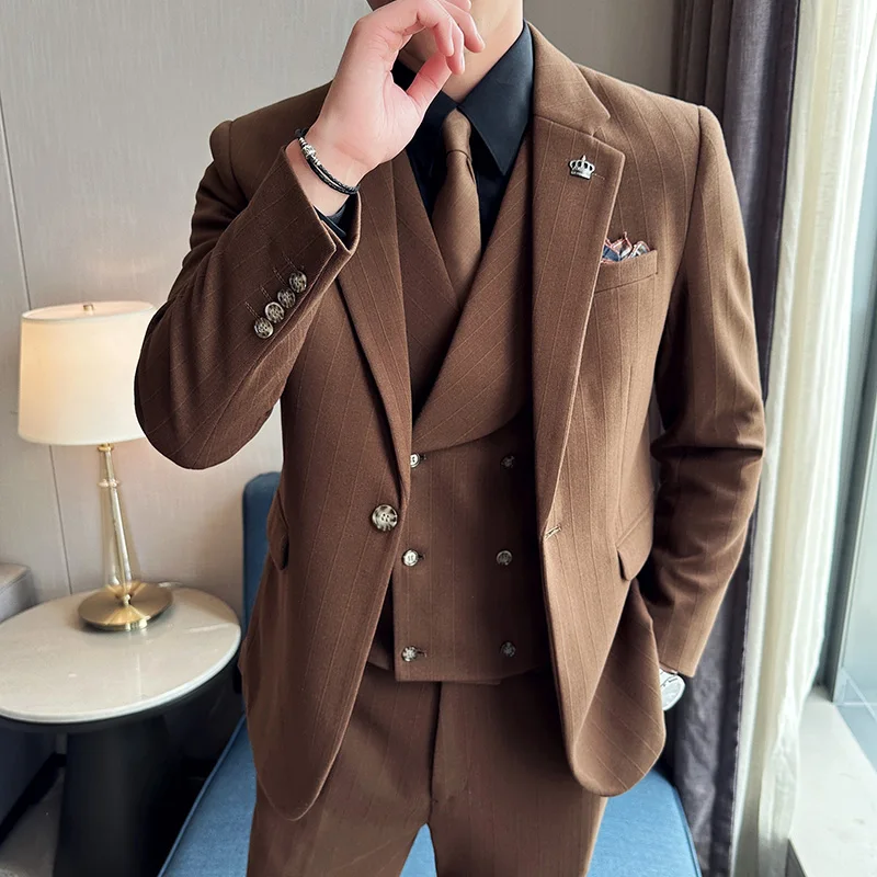 

2023- Boutique (Блейзер + жилет + брюки) мужское модное Деловое платье в полоску, трендовый джентльменский облегающий Повседневный стиль, Свадебный комплект из 3 предметов
