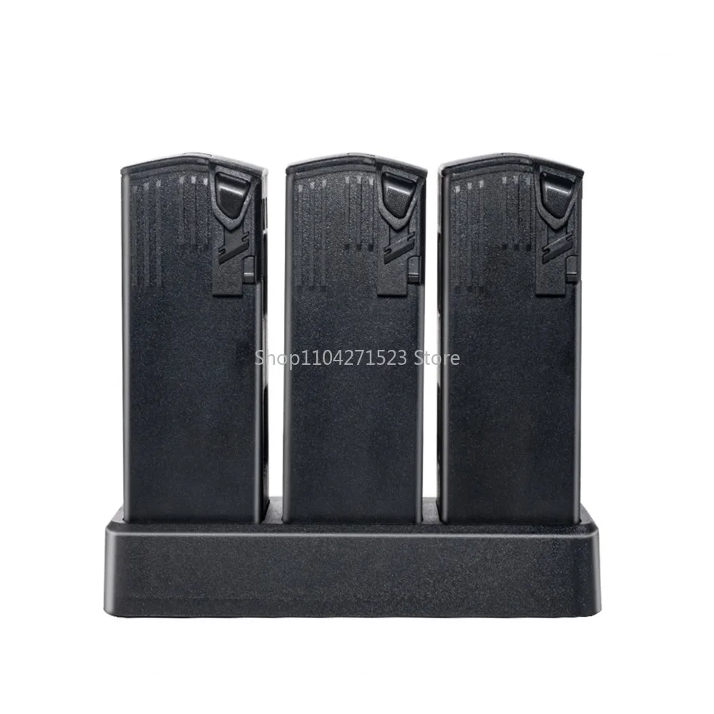 Vue rapprochée des batteries 5000mAh et du chargeur pour DJI Mavic 3 Pro, pack complet.