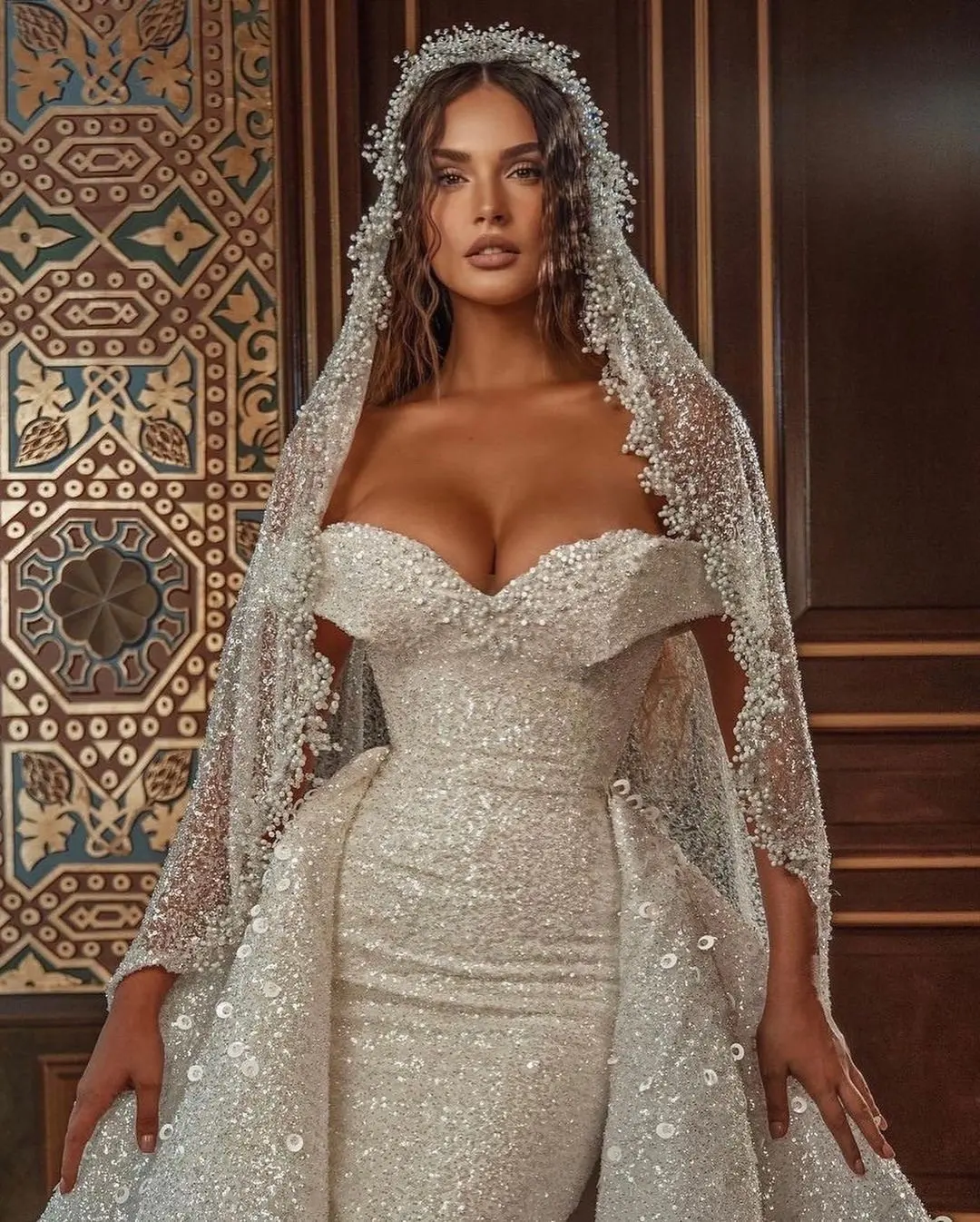 Gorgeous Sparkling Crystal Wedding Dress Luxury Strapless Detachable Train Off Shoulder Mermaid Bride Dresses Long Robe Mariage