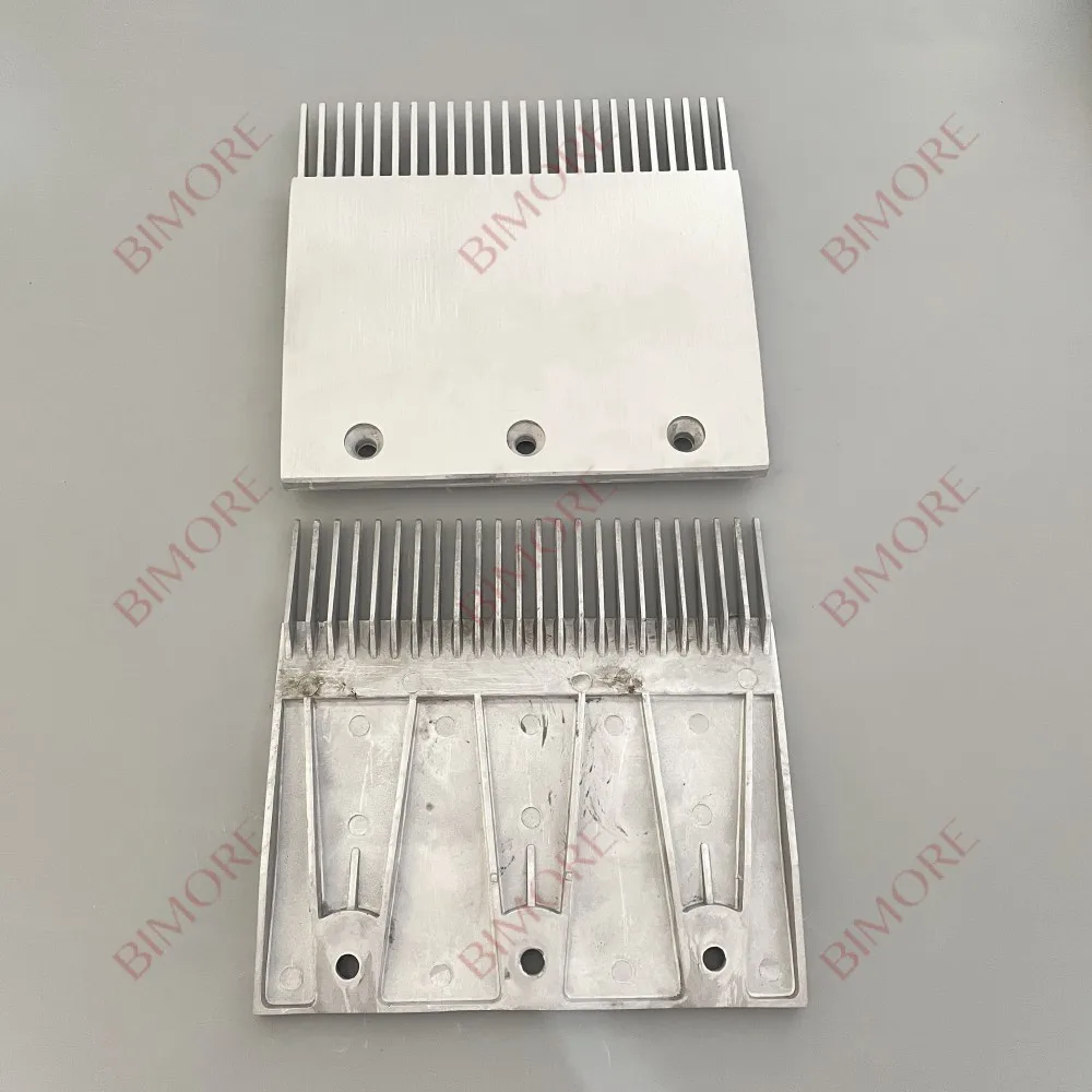 Escalator Aluminum Comb Plate 4090150000 3 Holes L204mm W192mm Hole Space 68mm 24 Teeth