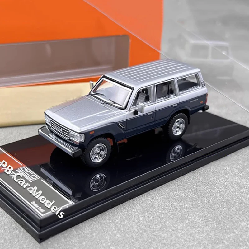 

Модель автомобиля из сплава GCD 1:64 Land Cruiser LC60 + небольшой подарок