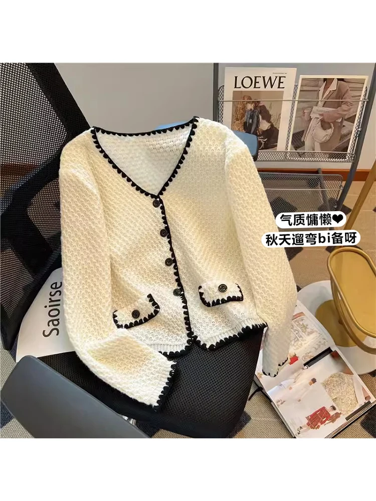 

Women White Cardigan Sweater Knitted Vintage Long Sleeve Korean Harajuku Fashion Casual Loose V-neck Jumpers Clothes Autumn 2023