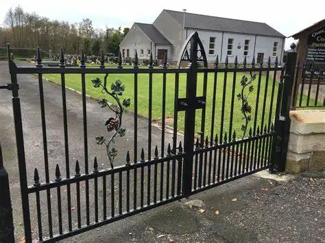 Best Welcome Fashion Small Iron Gate Iron Pipe Gate Design Wrought Iron Gate 3