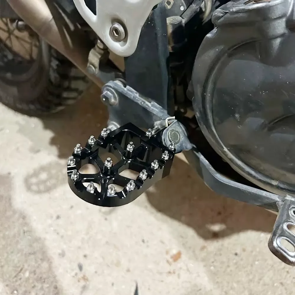 Motorcycle Accessories Footpegs Footrests For Suzuki RMZ250 450 RMX450Z RM125 For Tenere 660 XT660Z