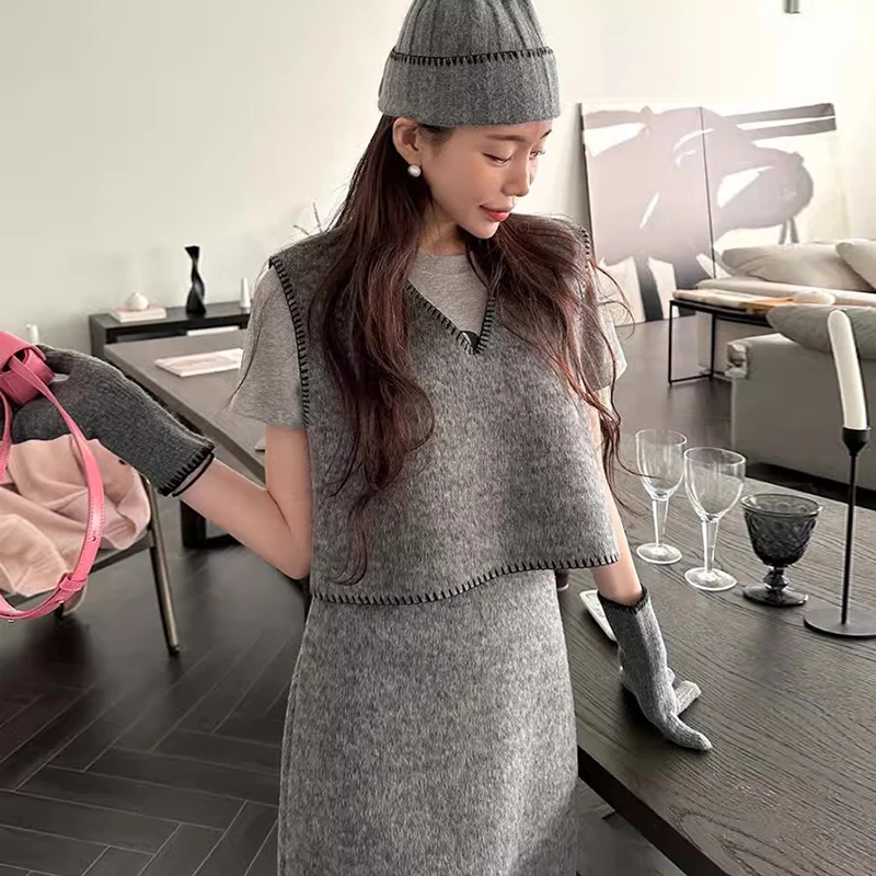 

Clothland Women Vintage Waistcoat Skirt Suit V Neck Sleeveless Vest Midi Skirts Office Fashion Female Two Piece Set TA351