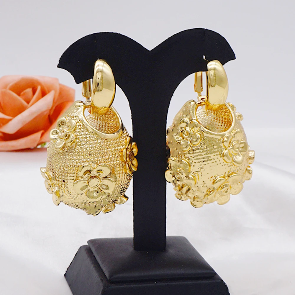 

Jewelry 2021 New Fashion Lion Copper Hoop Earrings For Women Hollow Large Style High Quality Wedding Party Gifts Trendy