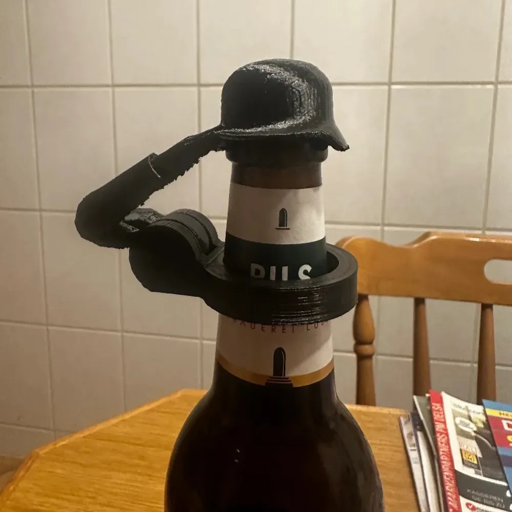 Helmet Craft Beer Bottle Caps Soldier Salute Beer Bottle Few Repeats No Dents Huge Variety Of Assorted Caps 5