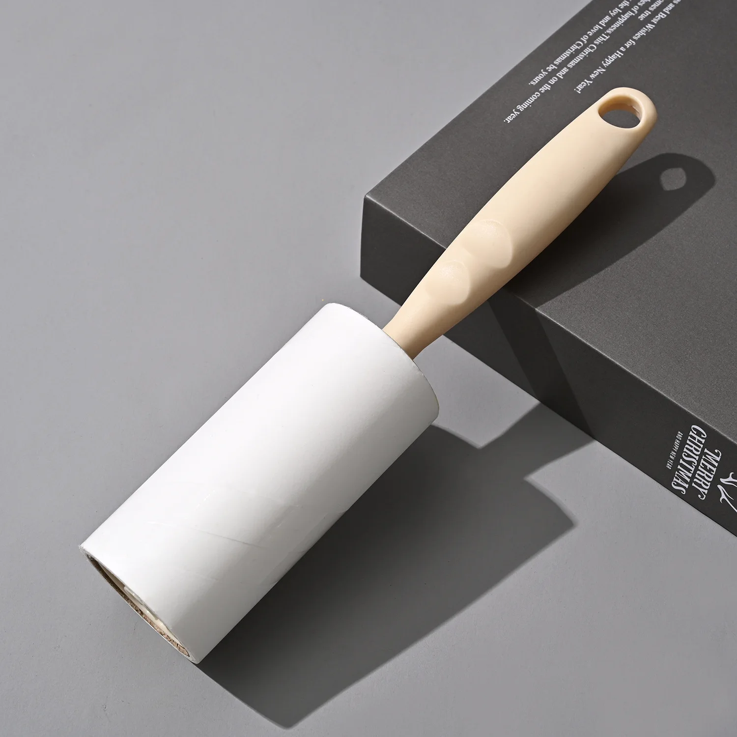 Adhesive Tear Type Roller Dust Paper Portable Cloth-Removing Sticky Roller Brush Clothes Lint Remover 1PC